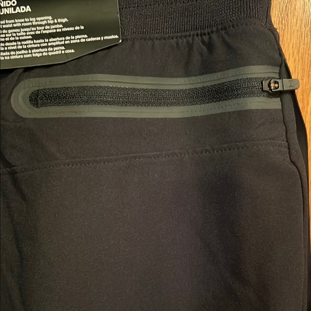 Under Armour Black Sweatpants Performance Joggers - Picture 6 of 8